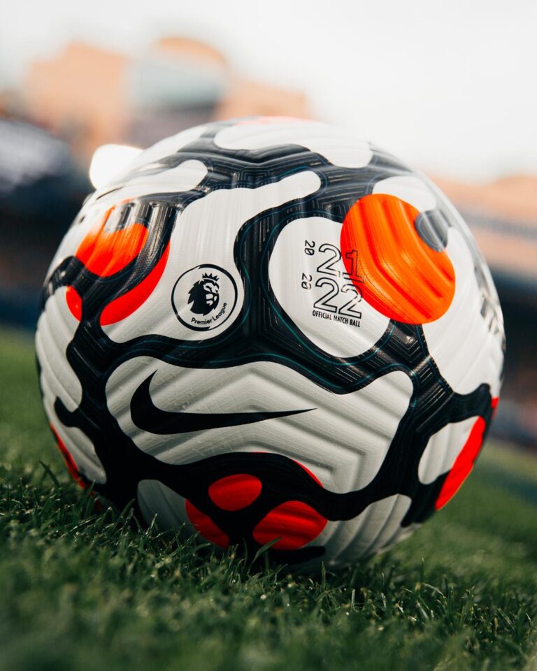 FIFA 22 Revolutionary Nike Flight Premier League ball 2021/2022