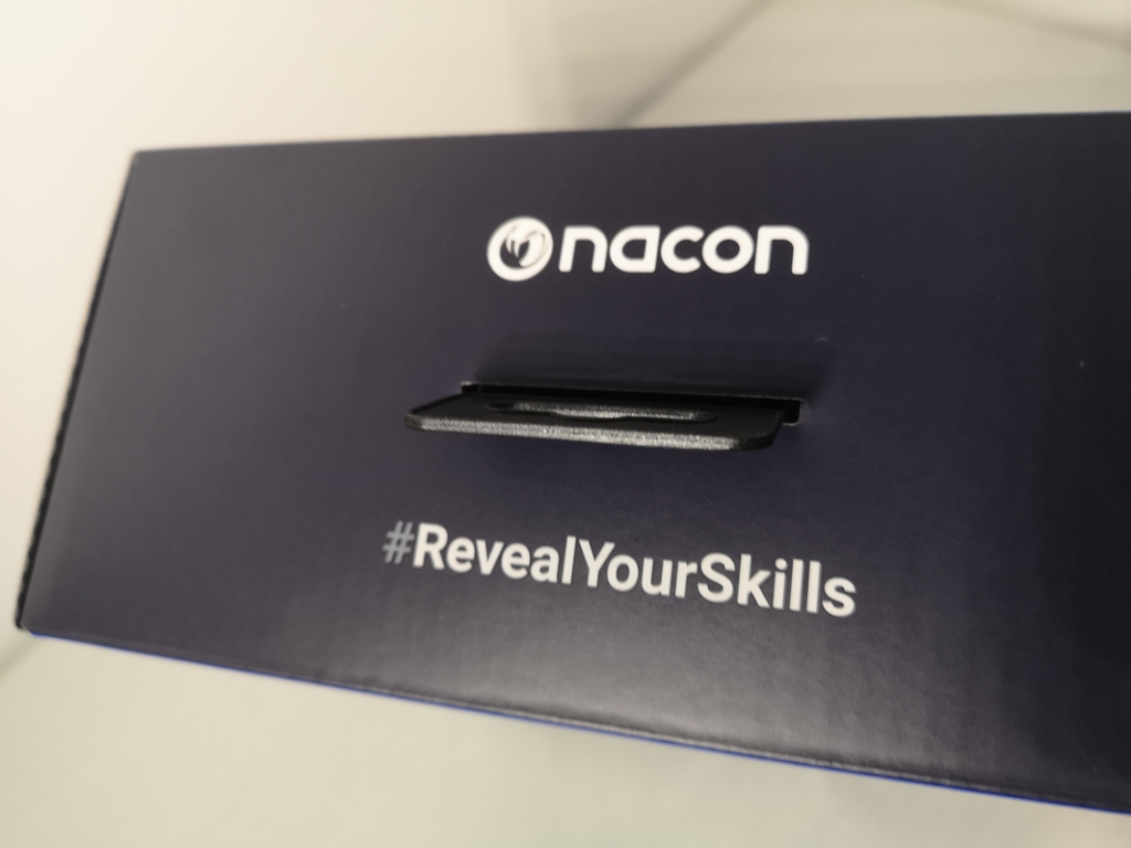 nacon revolution unlimited 18